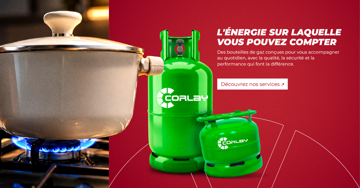 Marmite en cuisson avec bouteilles de Gaz corlay en fond
